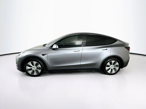 Used 2024 Tesla Model Y Long Range AWD/4WD image 4