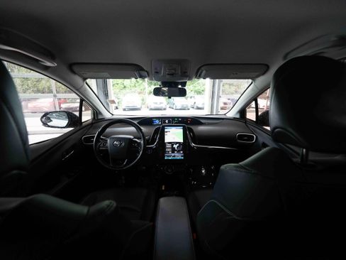 Used 2020 Toyota Prius Prime XLE FWD image 19