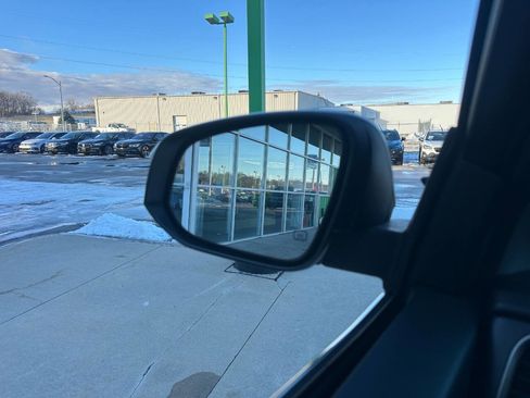 Used 2019 Toyota Highlander XLE image 20