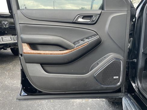 Used 2018 Chevrolet Suburban Premier image 39