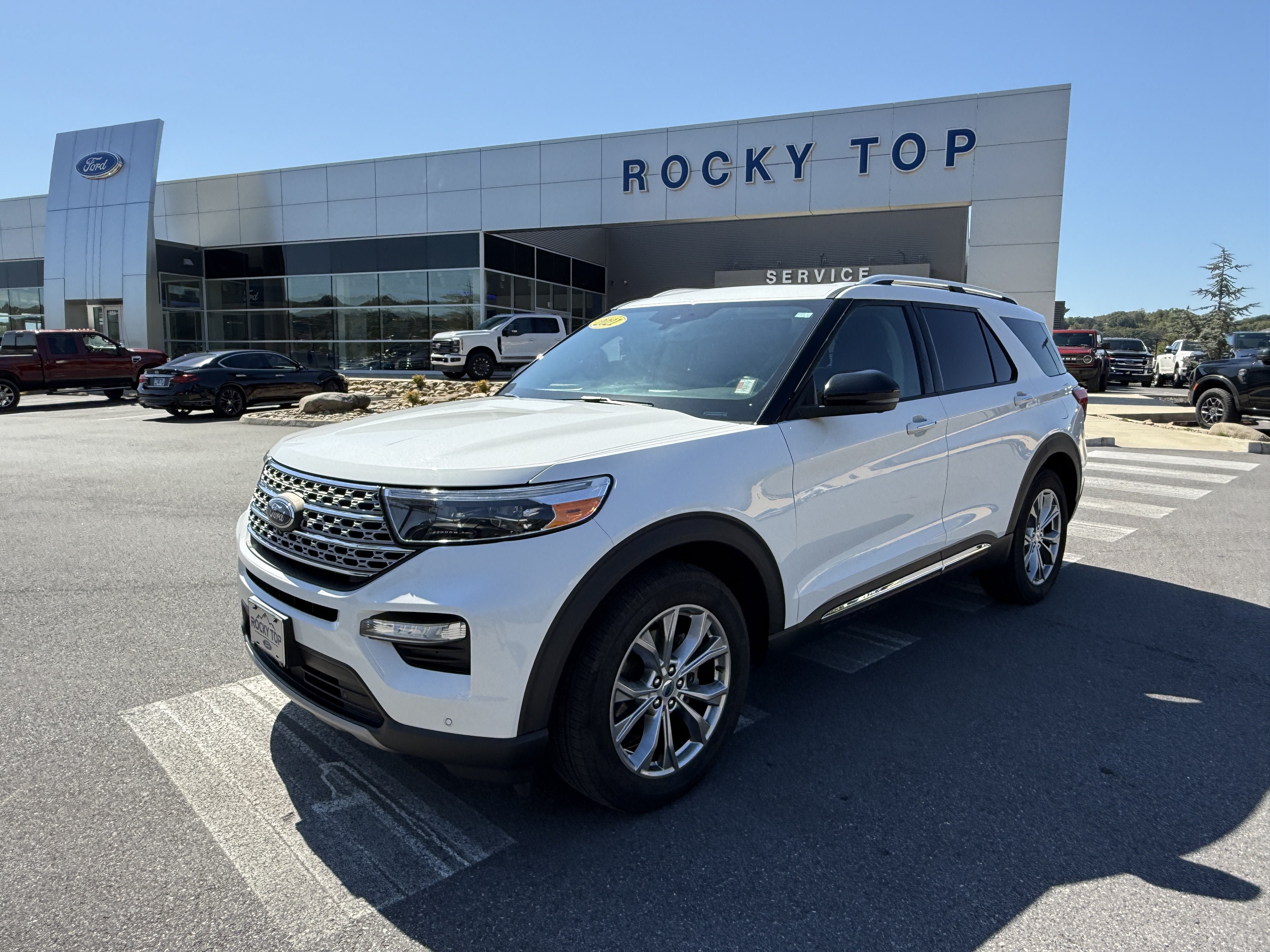 Used 2021 Ford Explorer Limited w/ Class III Trailer Tow Package AWD/4WD image 1