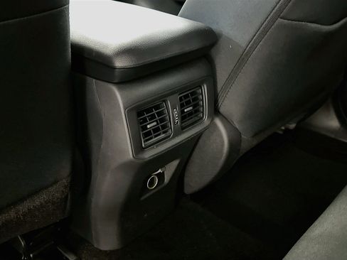 Used 2025 Toyota RAV4 LE AWD/4WD image 28