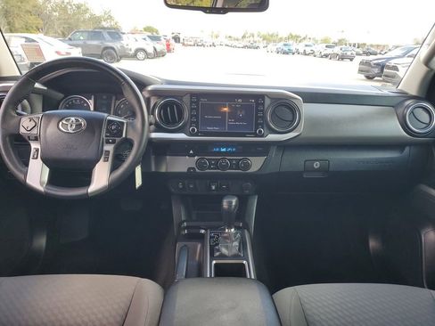 Certified 2022 Toyota Tacoma TRD Off-Road image 24