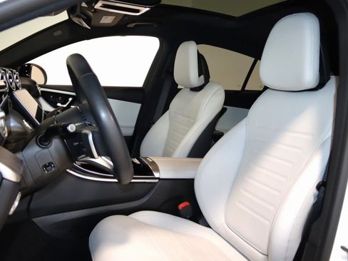 Used 2025 Mercedes-Benz GLC 300 4MATIC Coupe image 40