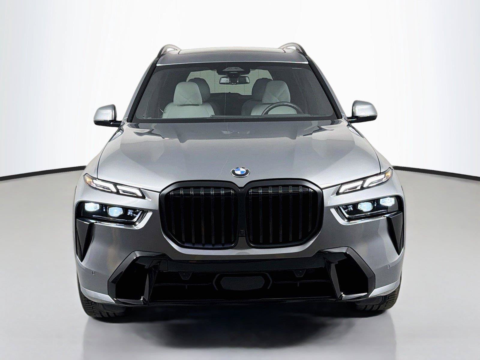 Used 2026 BMW X7 xDrive40i w/ M Sport Package AWD/4WD image 2