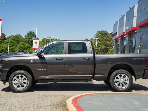New 2026 RAM 2500 Laramie AWD/4WD image 4