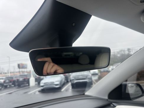 Used 2023 Tesla Model Y Long Range image 27