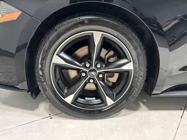 Used 2018 Ford Mustang Coupe w/ Equipment Group 101A RWD image 4