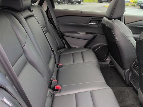 Used 2023 Nissan Rogue SV w/ SV Premium B Package FWD image 11