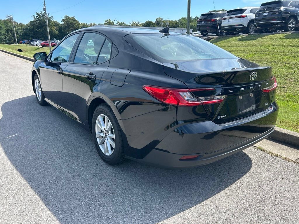 Used 2025 Toyota Camry LE FWD image 4