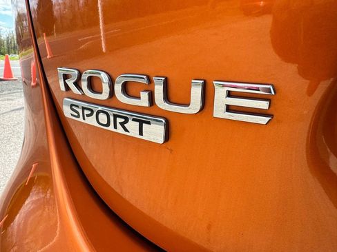 Used 2022 Nissan Rogue Sport SL w/ Premium Package image 40