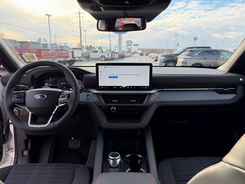 Used 2021 Ford F350 Lariat w/ Chrome Package image 32