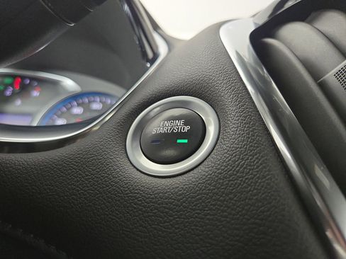 Used 2023 Chevrolet Traverse LT image 26