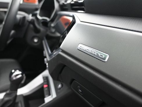 Used 2025 Audi Q3 2.0T Premium image 21