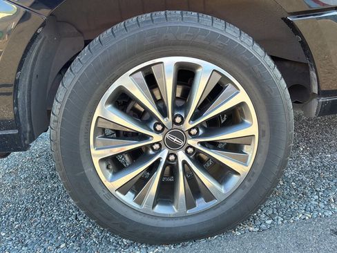 Used 2017 Lincoln Navigator L Select image 8