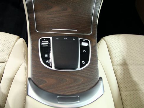 Used 2020 Mercedes-Benz GLC 300 4MATIC image 21