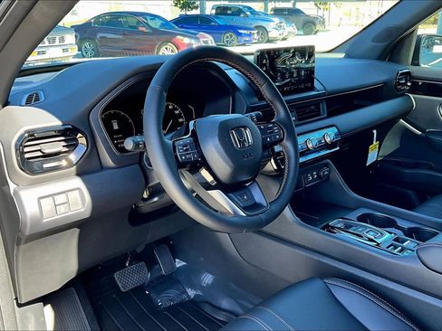 New 2025 Honda Pilot TrailSport image 8