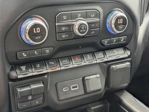 Used 2020 GMC Sierra 2500 Denali w/ Denali Ultimate Package image 19