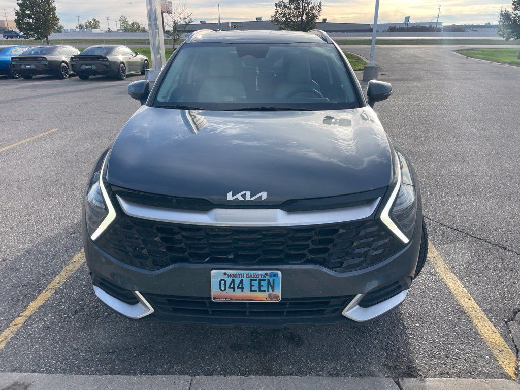Used 2024 Kia Sportage EX AWD/4WD image 2