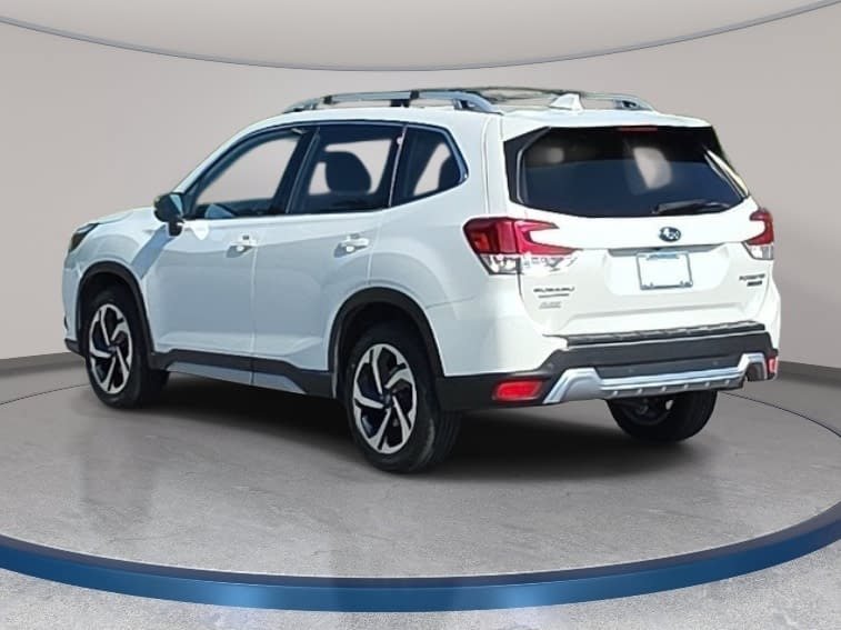 Used 2023 Subaru Forester Touring AWD/4WD image 7
