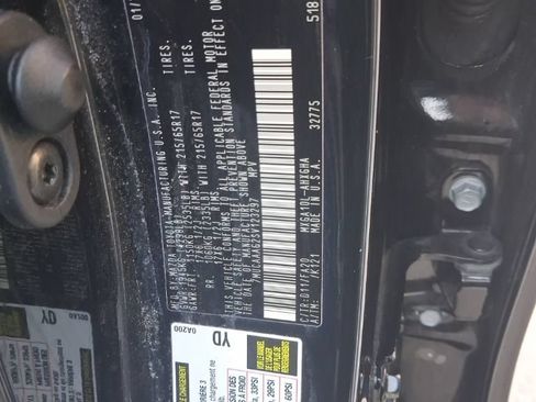Used 2025 Toyota Corolla Cross LE FWD image 3