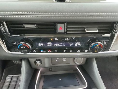 Used 2026 Nissan Rogue Platinum w/ Platinum Premium Package AWD/4WD image 38