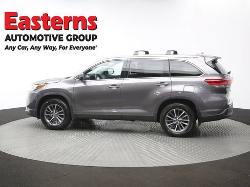 Used 2019 Toyota Highlander XLE AWD/4WD image 65