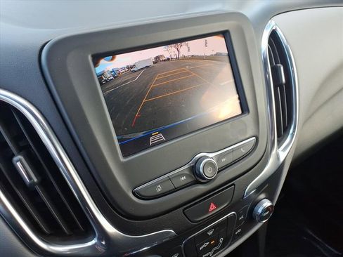 Used 2020 Chevrolet Equinox LT image 10