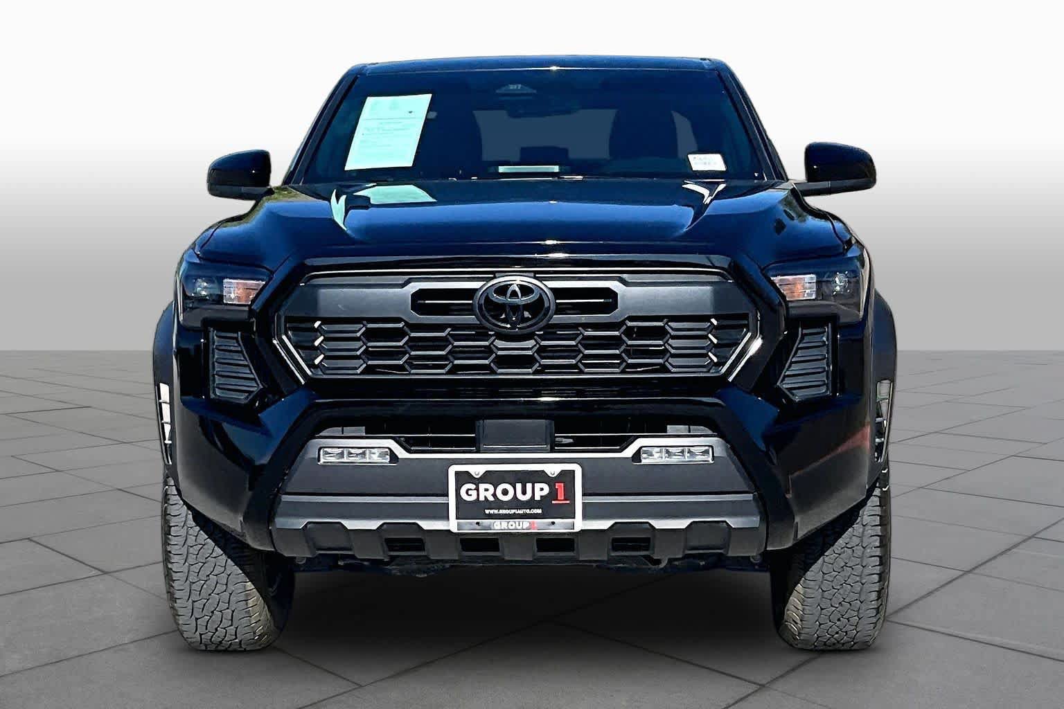 Used 2025 Toyota Tacoma TRD Off-Road AWD/4WD image 4