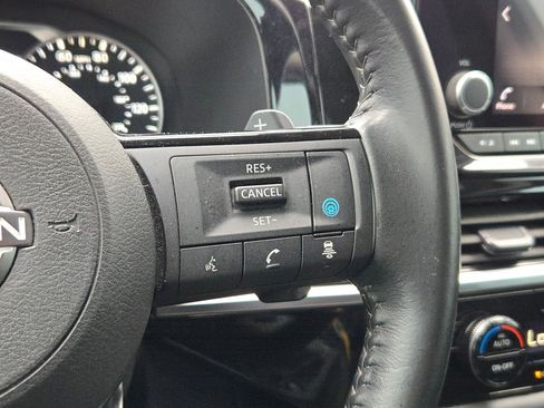 Used 2023 Nissan Pathfinder SV image 21