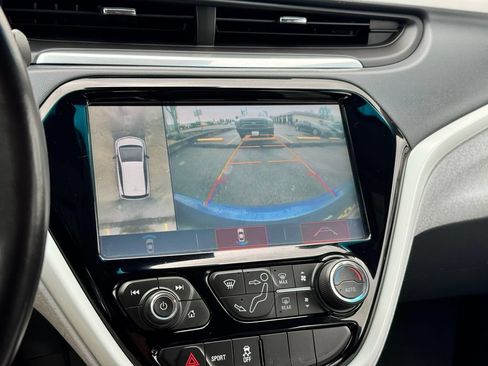 Used 2018 Chevrolet Bolt Premier w/ Driver Confidence II Package FWD image 22