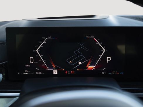 Used 2024 BMW X5 xDrive40i w/ M Sport Package image 4