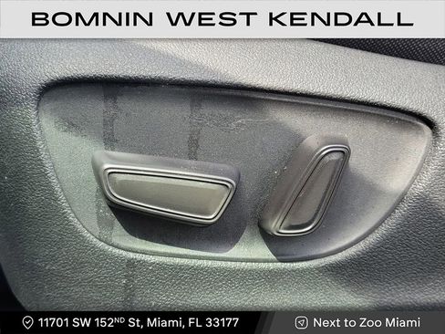 Used 2024 Toyota Highlander LE image 12