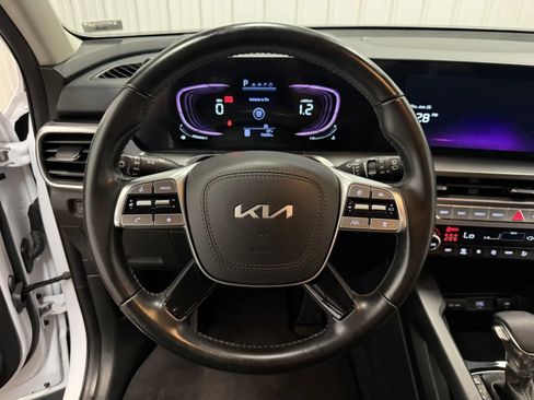 Used 2024 Kia Telluride LX FWD image 18