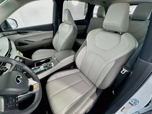 Certified 2026 INFINITI QX60 Luxe w/ Cargo Package FWD image 22