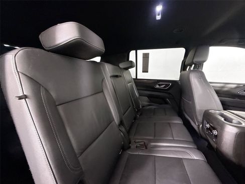 Used 2021 Chevrolet Suburban LT image 39