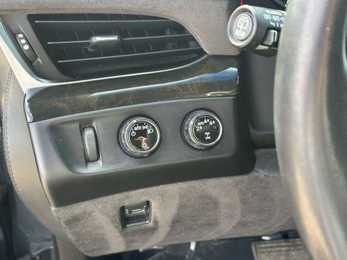 Used 2019 Cadillac Escalade ESV Platinum image 14