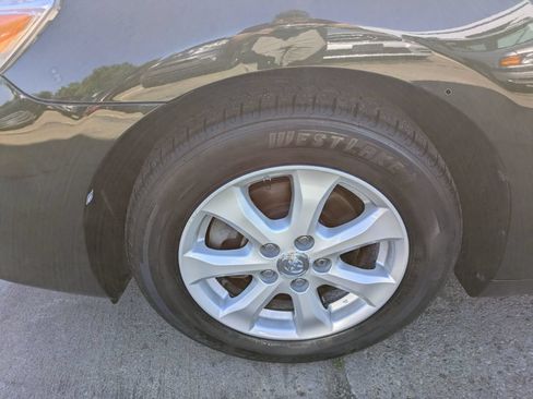 Used 2011 Toyota Camry LE w/ LE Extra-Value Pkg FWD image 18
