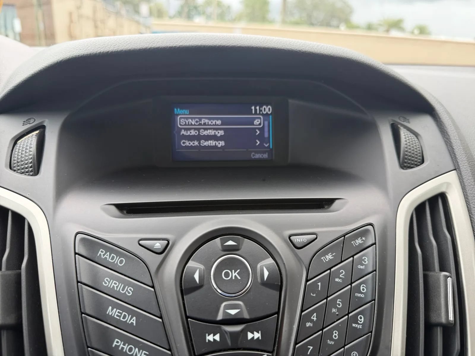 Used 2014 Ford Focus SE FWD image 23
