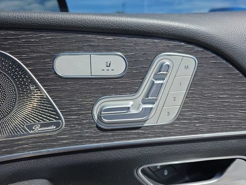 Used 2022 Mercedes-Benz GLE 450 4MATIC w/ AMG Line Exterior image 17