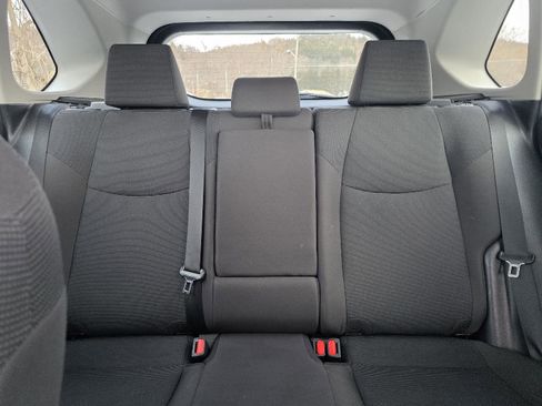 Used 2020 Toyota RAV4 LE image 7