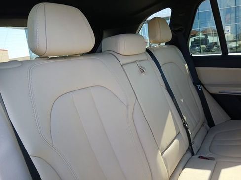 Used 2021 BMW X5 sDrive40i image 12