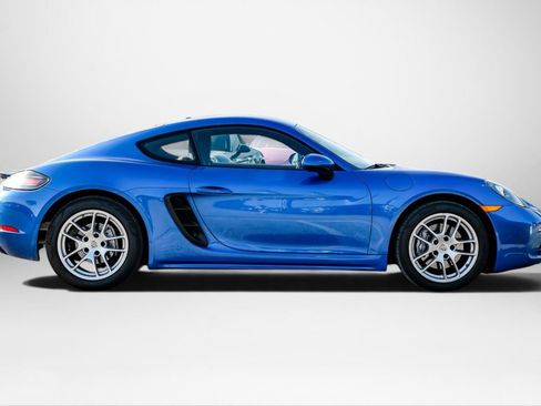 Used 2017 Porsche 718 Cayman RWD image 5