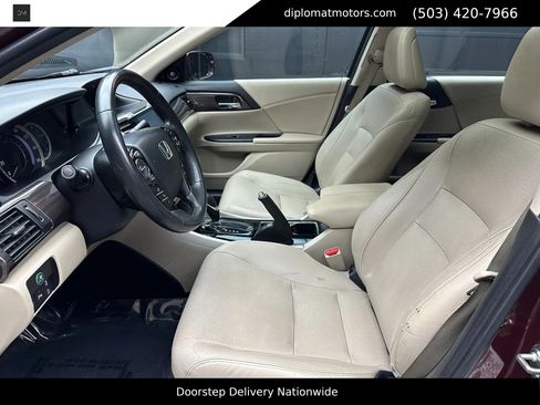 Used 2017 Honda Accord Touring image 18