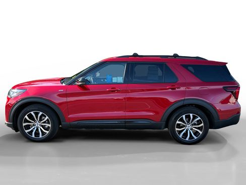 Certified 2025 Ford Explorer ST-Line RWD image 2