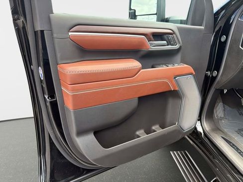 New 2026 GMC Sierra 2500 Denali Ultimate AWD/4WD image 17