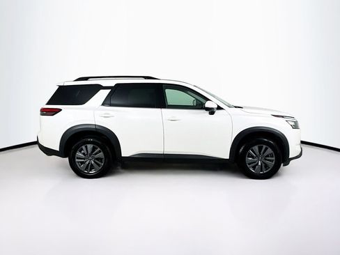 Used 2024 Nissan Pathfinder SV FWD image 9