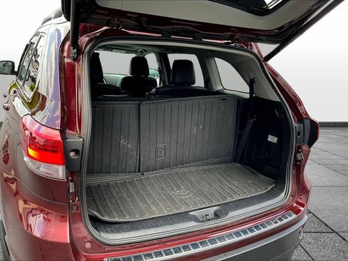 Used 2018 Toyota Highlander XLE AWD/4WD image 9