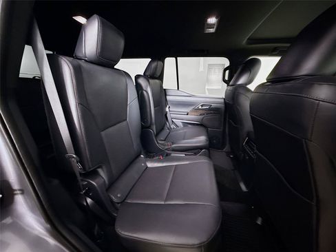 Used 2024 Lexus GX 550 w/ Accessory Package (Z1) AWD/4WD image 30