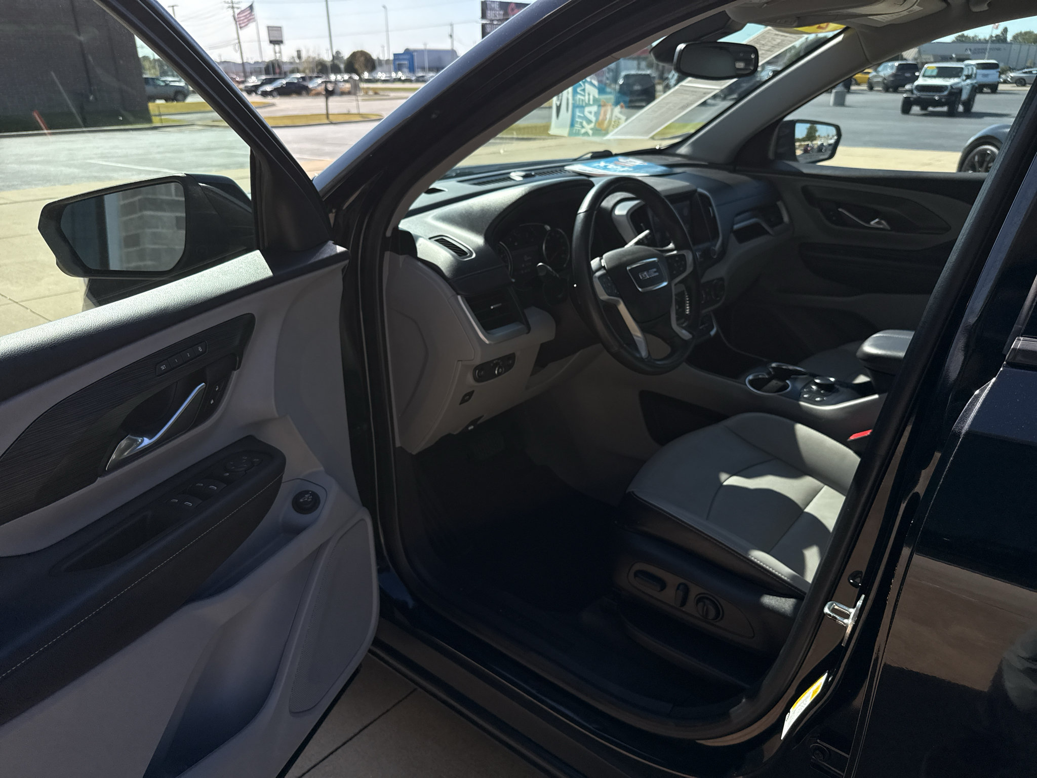 Used 2022 GMC Terrain SLT FWD image 14